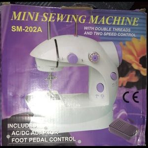 Mini sewing machine
